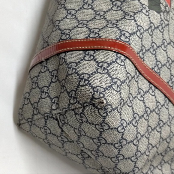 ๐๐๐ฏ GUCCI Supreme Tattoo Heart Navy Blue PVC Tote Hand Bag - Picture 6 of 10